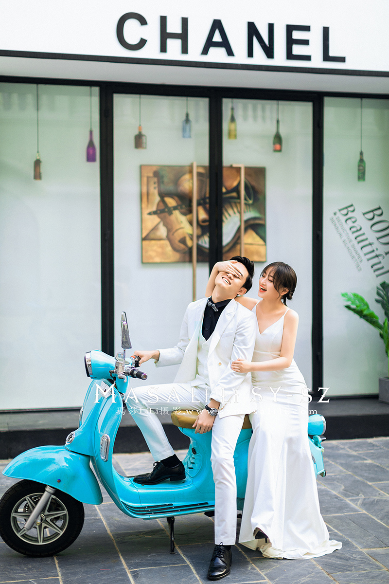 刘先生&董小姐文艺旅拍婚纱照                             欧式城堡教堂街拍婚纱照瑪莎LiLi出品
