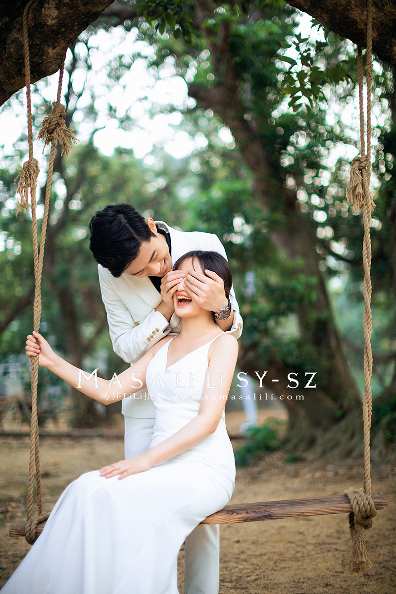 刘先生&董小姐文艺旅拍婚纱照                             欧式城堡教堂街拍婚纱照瑪莎LiLi出品