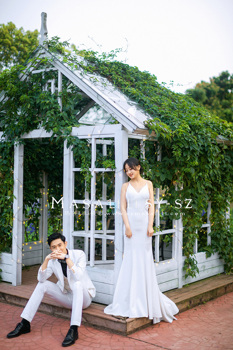 刘先生&董小姐文艺旅拍婚纱照                             欧式城堡教堂街拍婚纱照瑪莎LiLi出品