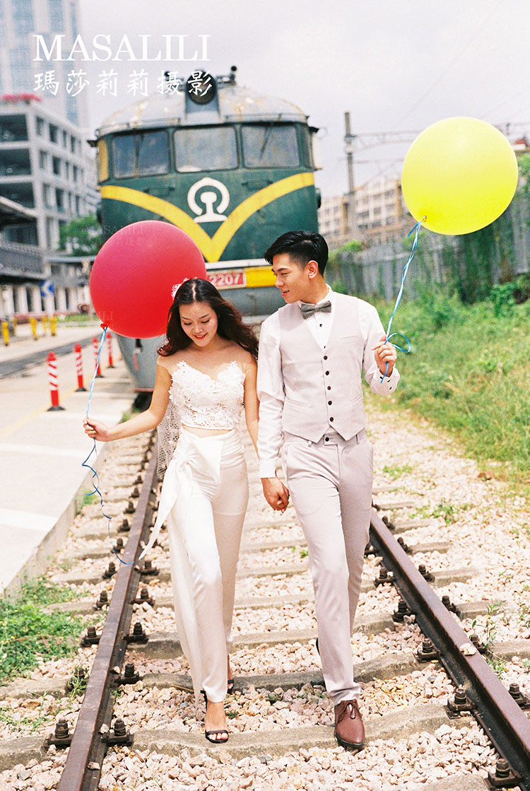 王小姐夫妇      电影胶片婚纱照