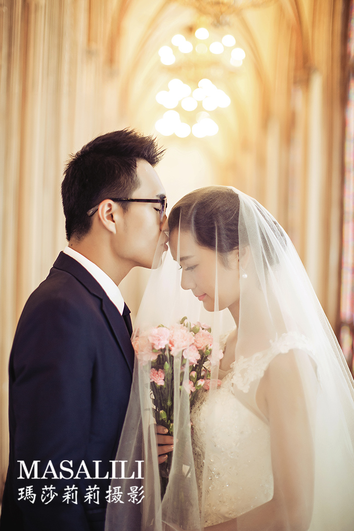 牛先生&王小姐欧洲城堡婚纱照                                                                                                                                                                                                 下雨天创意大片深圳玫瑰小镇影视基地