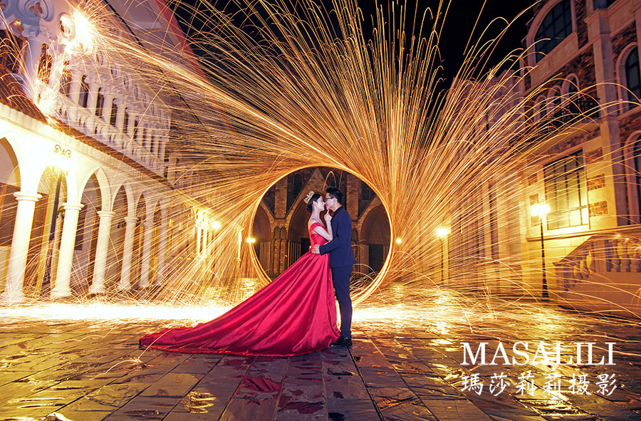 牛先生&王小姐欧洲城堡婚纱照                                                                                                                                                                                                 下雨天创意大片深圳玫瑰小镇影视基地