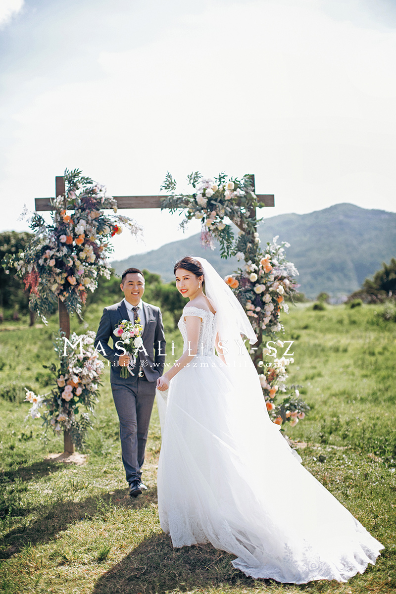 刘小姐夫妇青青牧场旅拍婚纱照