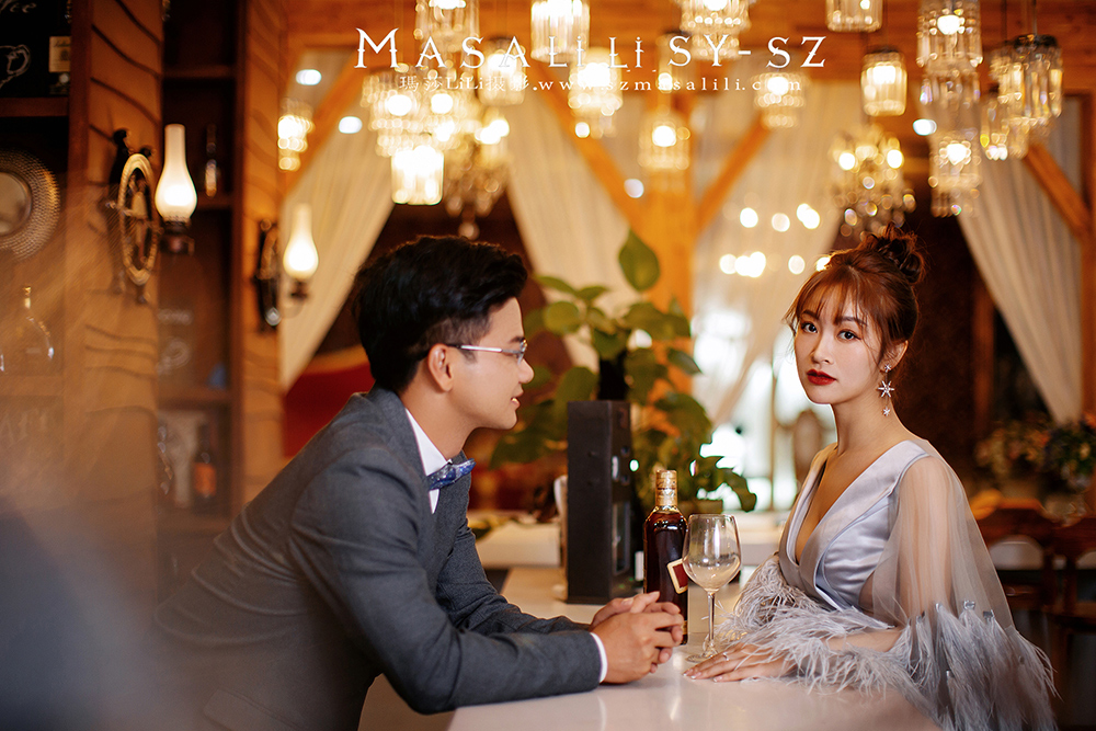 王小姐夫妇玫瑰小镇欧式城堡婚纱照