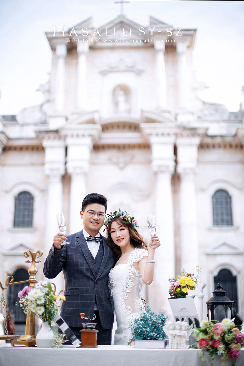 王小姐夫妇玫瑰小镇欧式城堡婚纱照