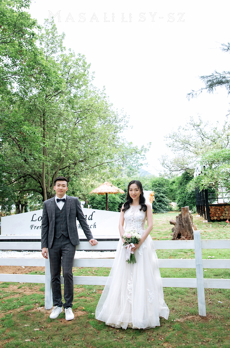 林先生&李小姐夫妇深圳牧场羊驼北欧教堂婚纱照