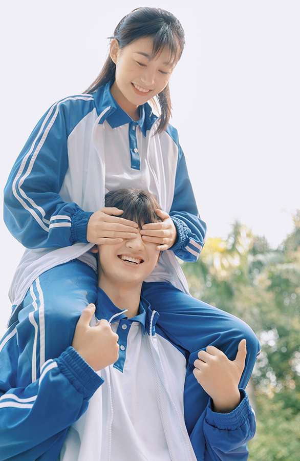 小明同学校园风情侣照                               深圳婚纱摄影