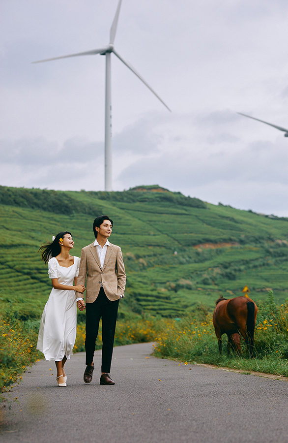 风车山顶.                旅拍婚纱照  