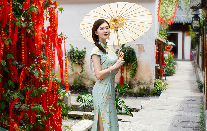 李小姐                   甘坑古镇古风旗袍