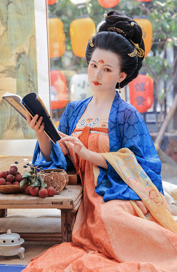 小雨                         甘坑古镇汉服写真