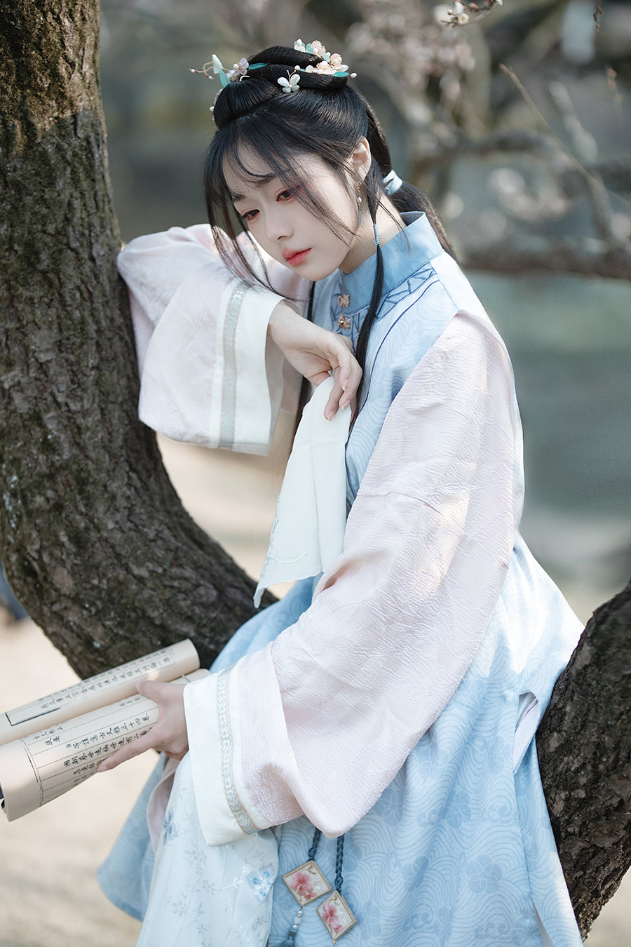杨小姐梅园                         外景汉服写真