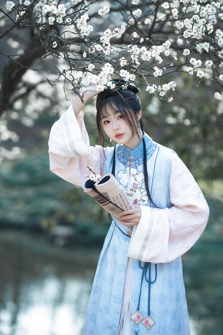 杨小姐梅园                         外景汉服写真