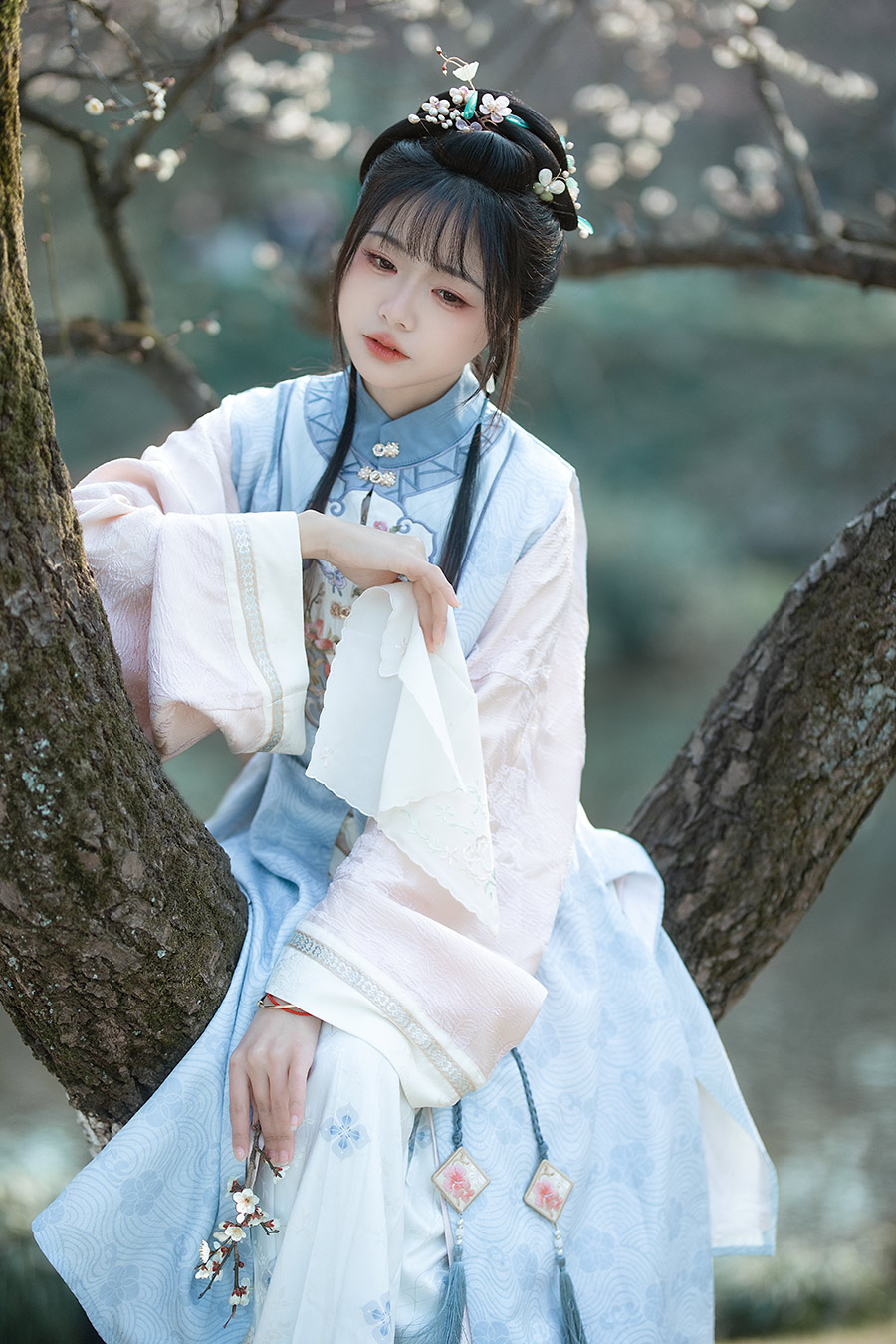 杨小姐梅园                         外景汉服写真