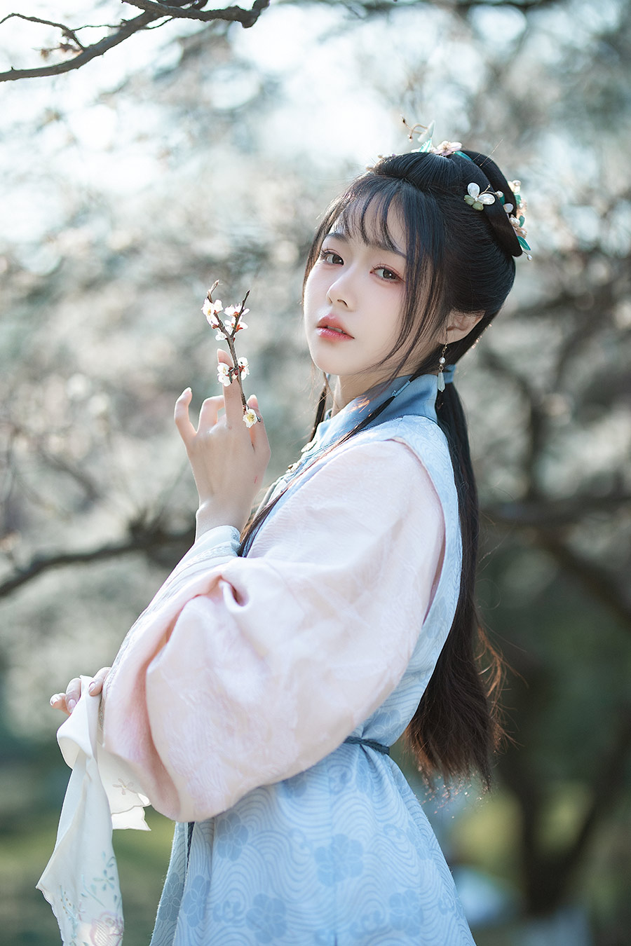 杨小姐梅园                         外景汉服写真